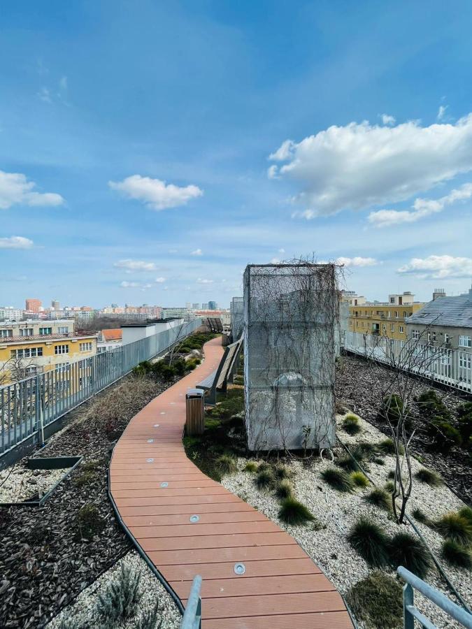 New Luxury City Centre Apartment With Panoramic View, Free Parking Bratislava Exterior foto