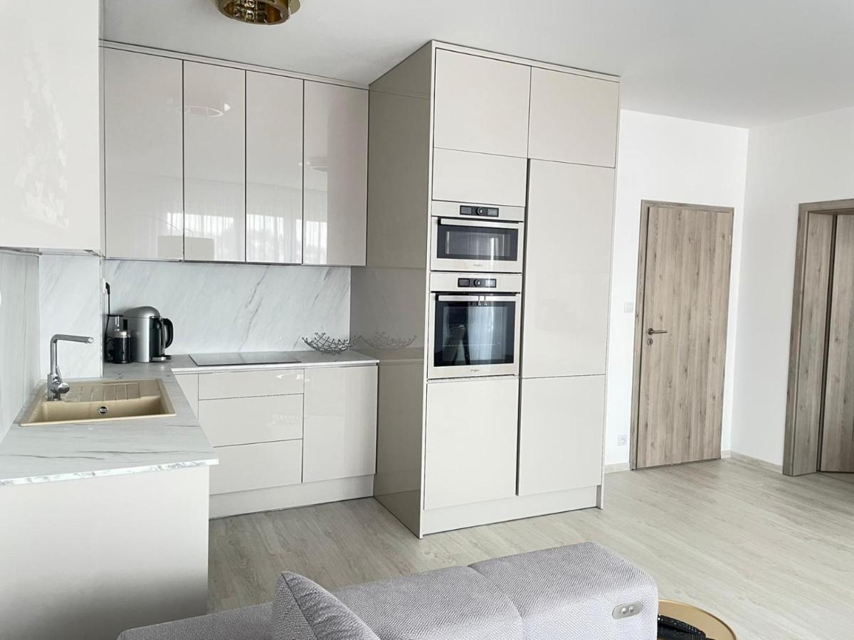 New Luxury City Centre Apartment With Panoramic View, Free Parking Bratislava Exterior foto